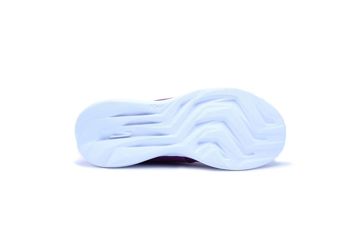 Tenis Skechers Go Run Fast Valor - masculino - branco