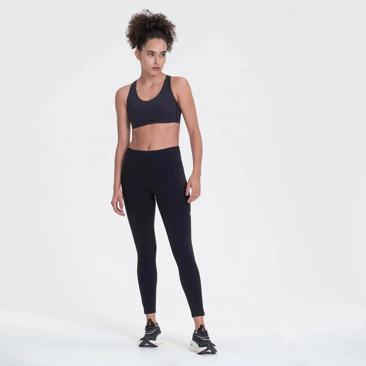 Top New Balance Relentless - feminino - cinza chumbo