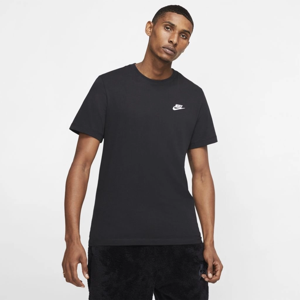 Camiseta Nike Sportwear Club - masculino - preto