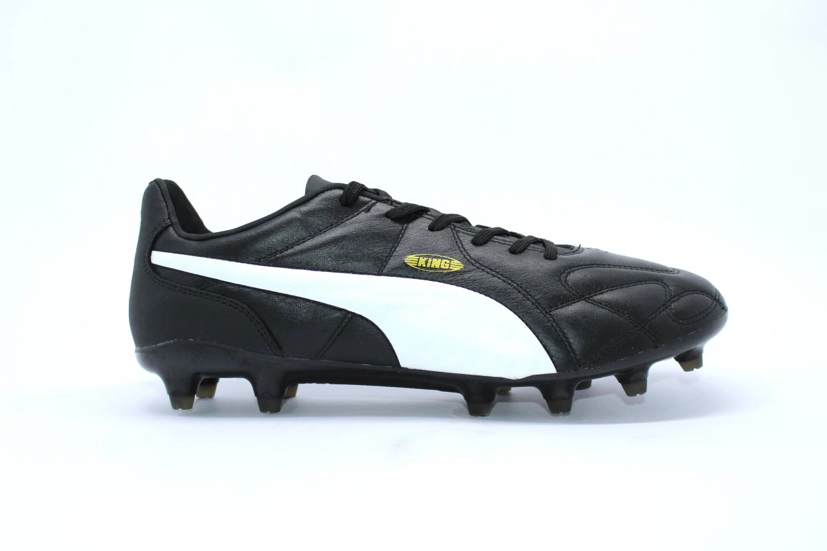 Chuteira campo Puma King FG BDP - unissex - preto e branco